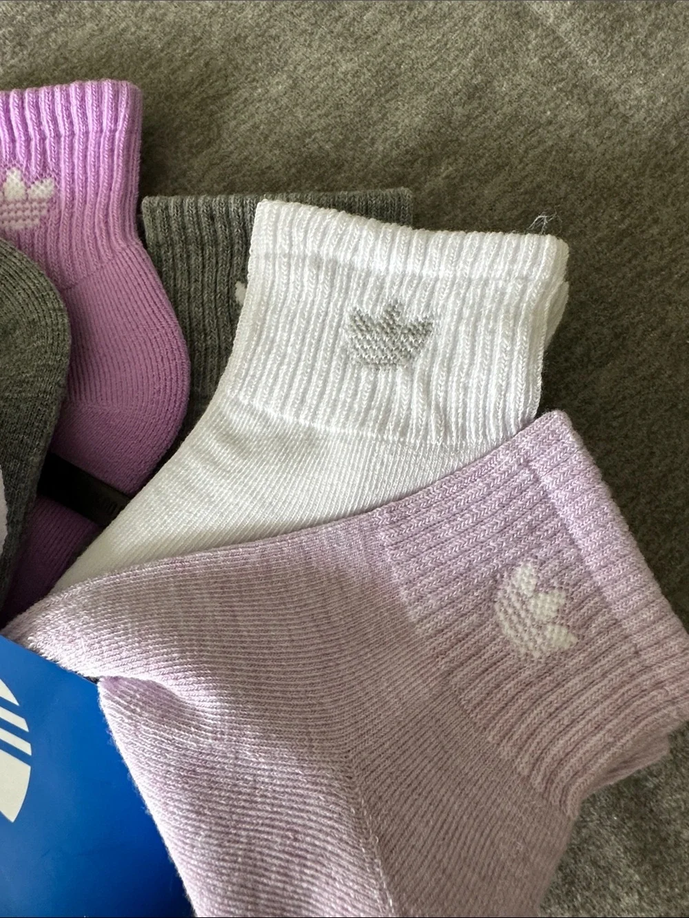 adidas logo breathable wear